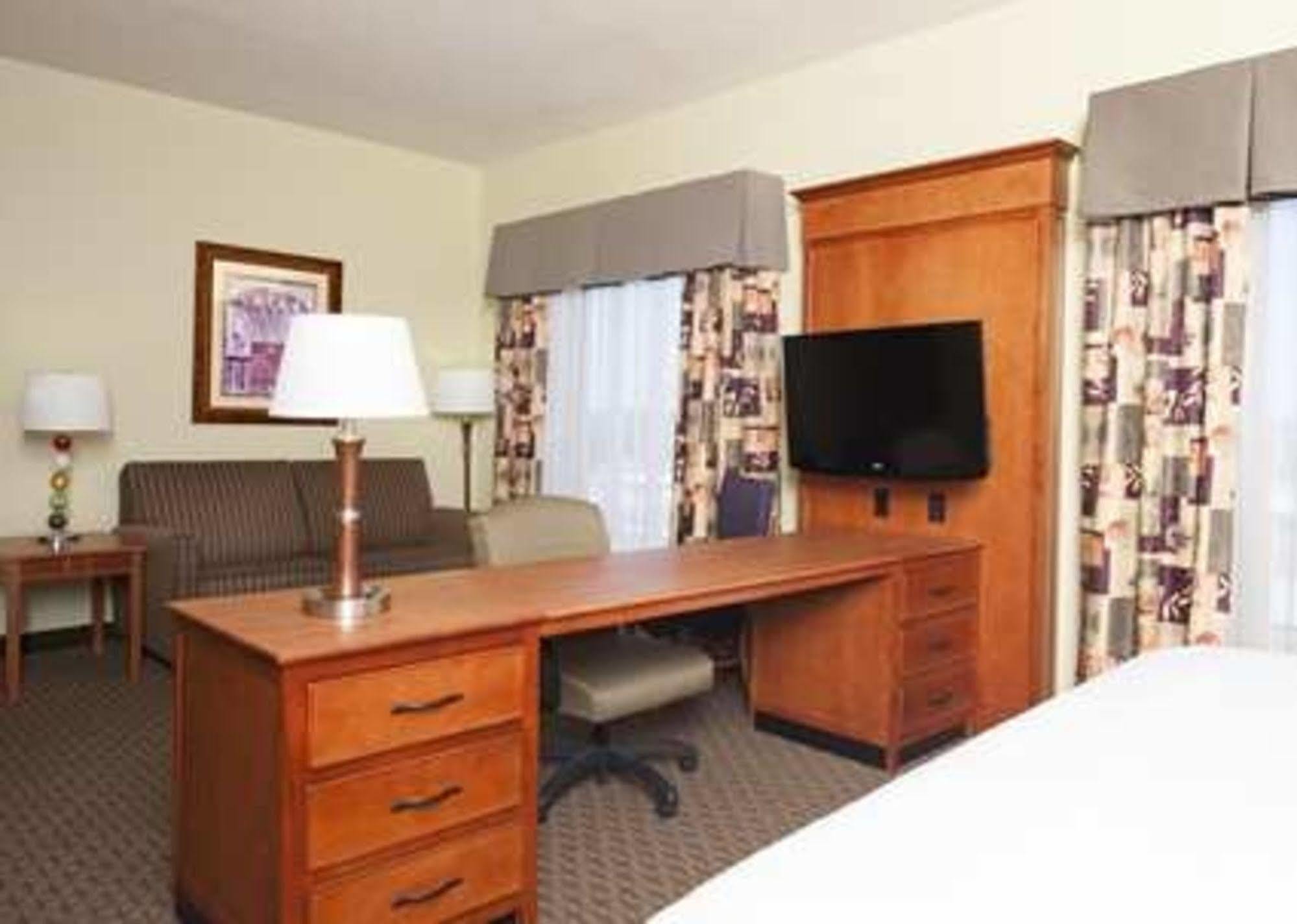 Hampton Inn & Suites Moline-Quad City Int'L Aprt Buitenkant foto