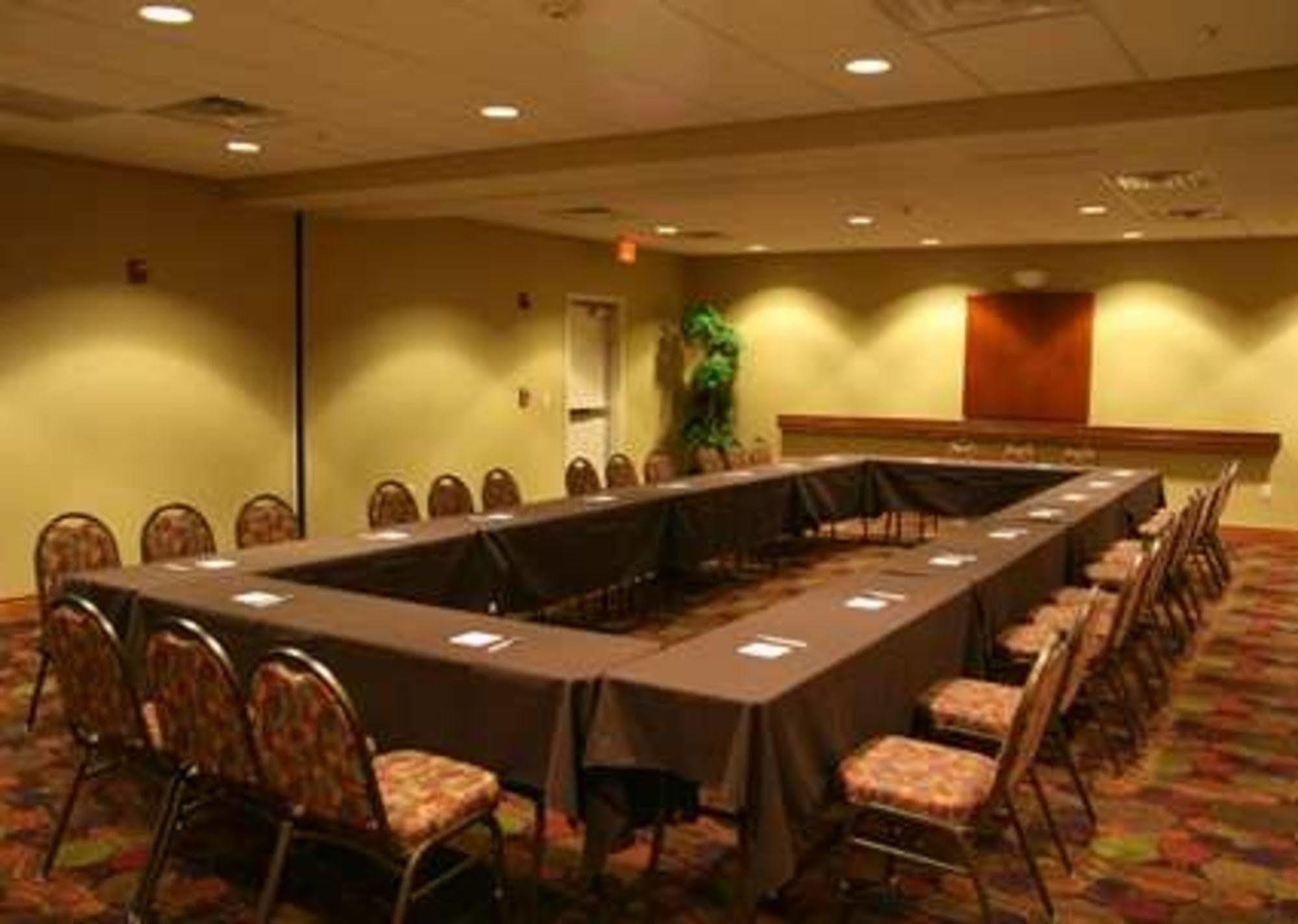 Hampton Inn & Suites Moline-Quad City Int'L Aprt Buitenkant foto